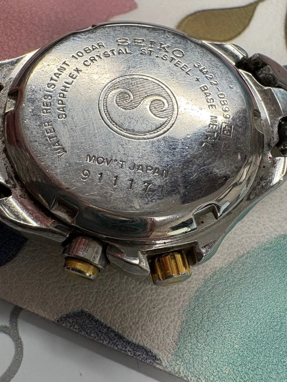 Seiko Two-Tone Silver and Gold Watch with Black Dial kinetic